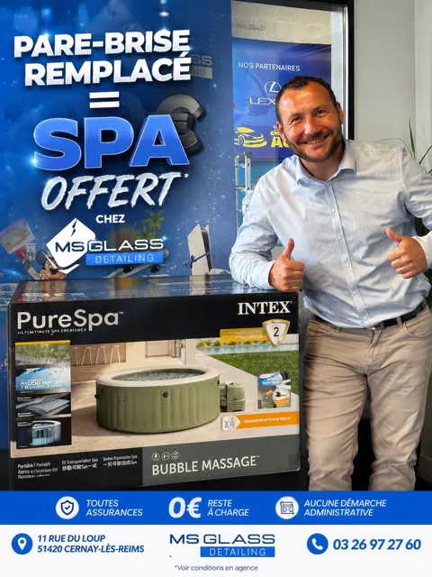 Client de MS Glass Detailing avec son cadeau, Spa gonflable Intex, photo publiée le 23/07/2026